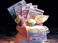 Προεκλογικές αυξήσεις από 5 έως 104 ευρώ το μήνα στις επικουρικές συντάξεις - Θα... εξαφανιστούν από τον Ιούλιο με την ενιαία παρακράτηση φόρου