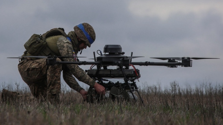 A Ukrainian serviceman of the 25th Airborne Brigade prepares a Vampire, a heavy unmanned aerial vehicle, for flight near a front line, amid Russia's attack on Ukraine, in Donetsk region, Ukraine April 5, 2025. REUTERS/Oleksandr Ratushniak