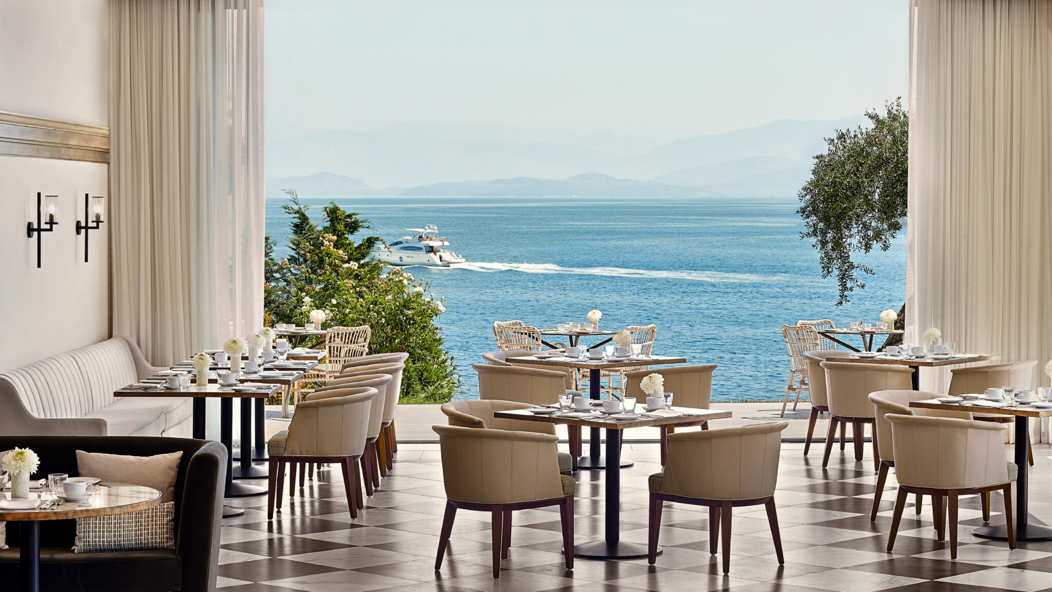 01-grecotel-corfu-imperial-mon-repos-restaurant-2048x1153.jpg