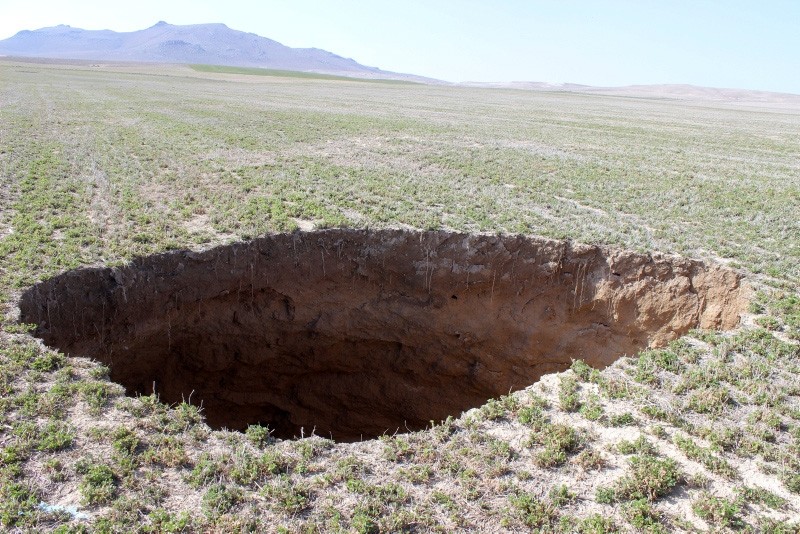 0x0-2-giant-sinkholes-open-up-in-turkeys-central-konya-province-1550578668638.jpg