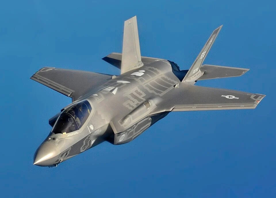 1767442524154_upload-wikimedia-org-wikipedia-commons-thumb-6-61-f-35a_flight_-cropped-jpg-_960px-f-35a_flight_-cropped.webp