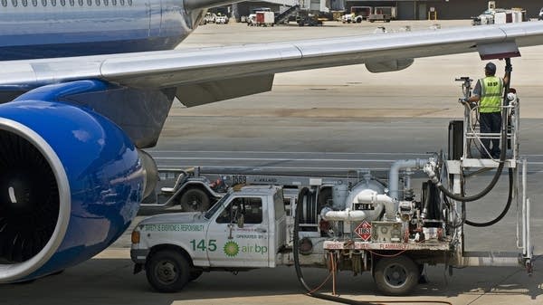 279168-20260310-a-ground-crew-worker-loads-jet-a-fuel-600.jpg
