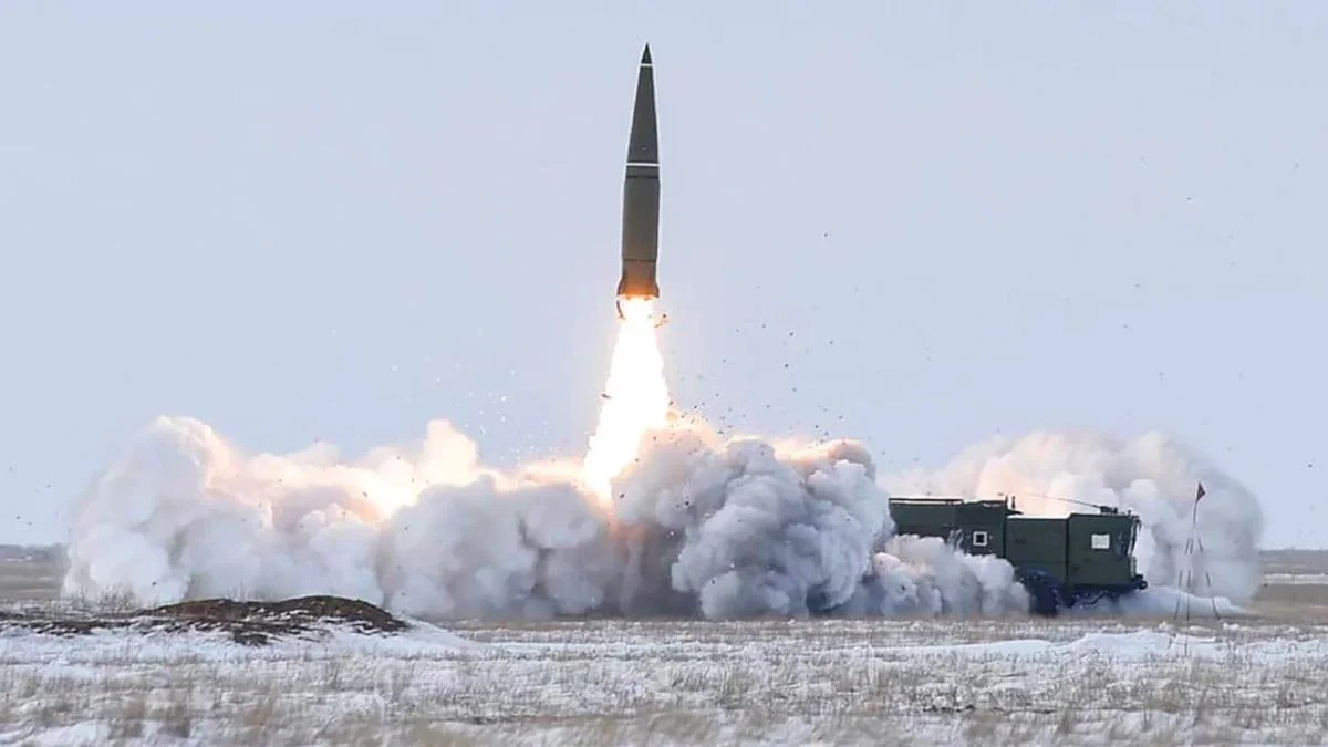 9M723-2Iskanderâ__1000RussianShort-RangeBallisticMissileA.jpg