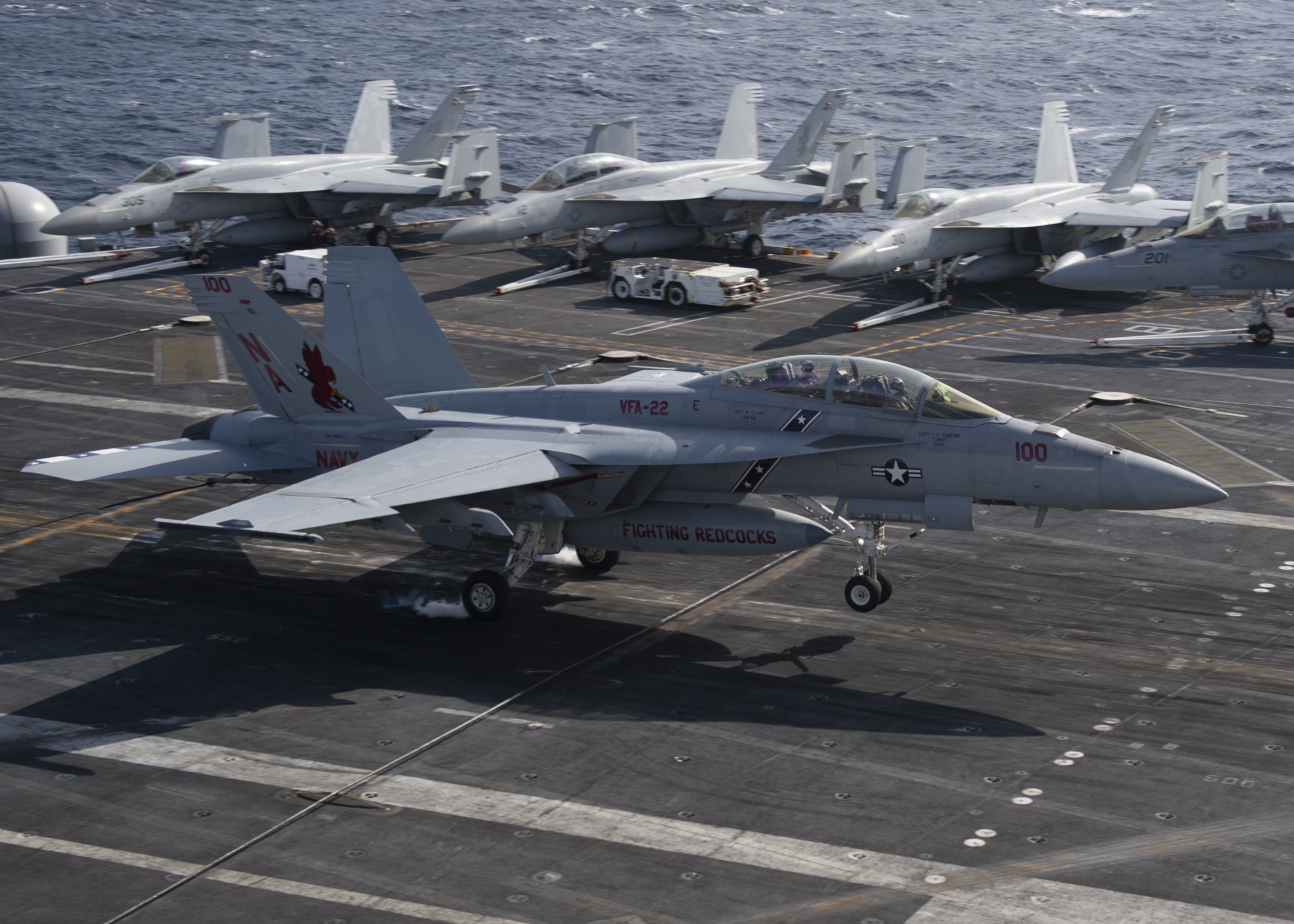 Boeing_FA-18F_Super_Hornet_of_VFA-22_landing_aboard_USS_Nimitz_CVN-68_in_the_Pacific_Ocean_on_20_November_1019_191120-N-NH257-0160_1.jpg