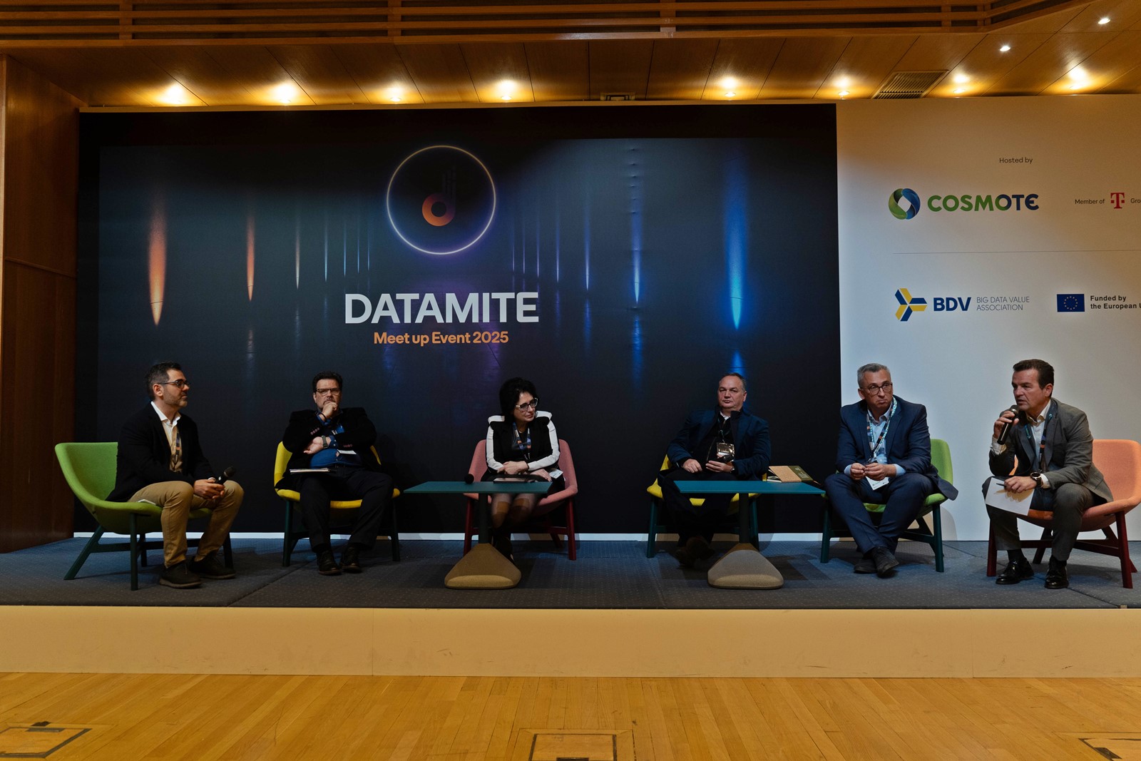 DatamiteMeetUp2025_panel.jpg