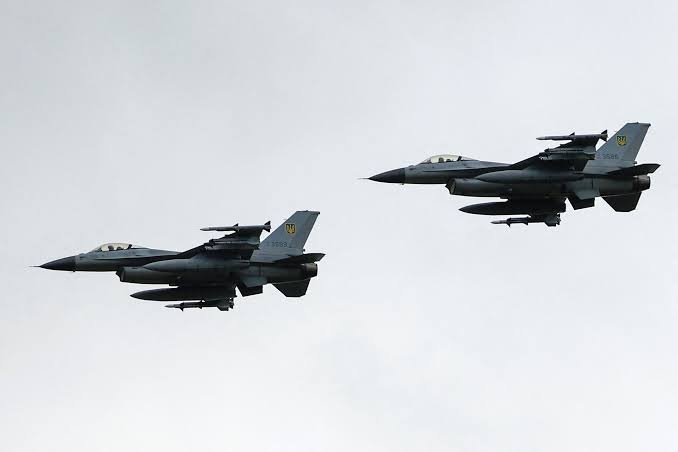 F16_B.jpg