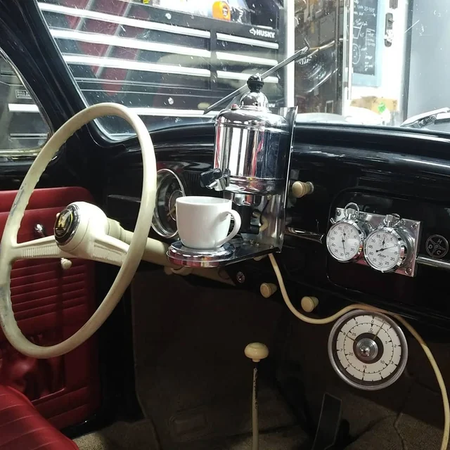 Hertella_Auto_Kaffeemachine2.webp