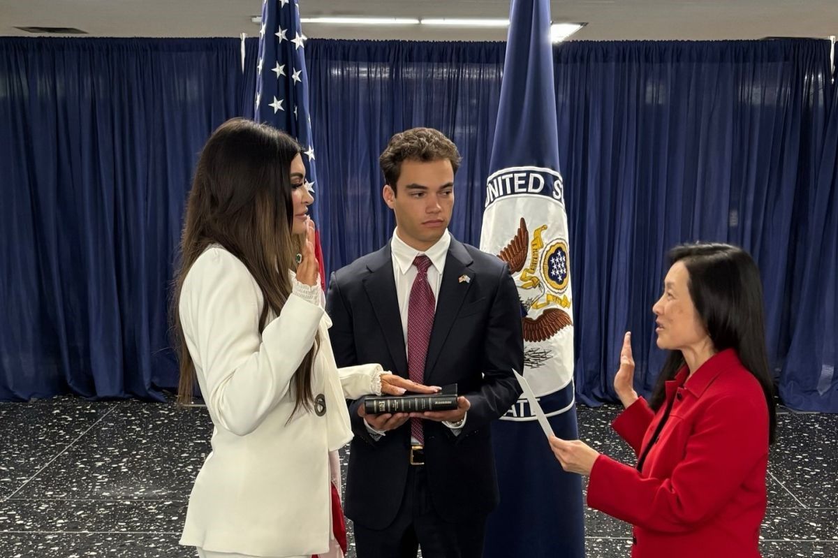 Kimberly-Guilfoyle-US-Ambassador-sworn-in-ceremony_1.jpg