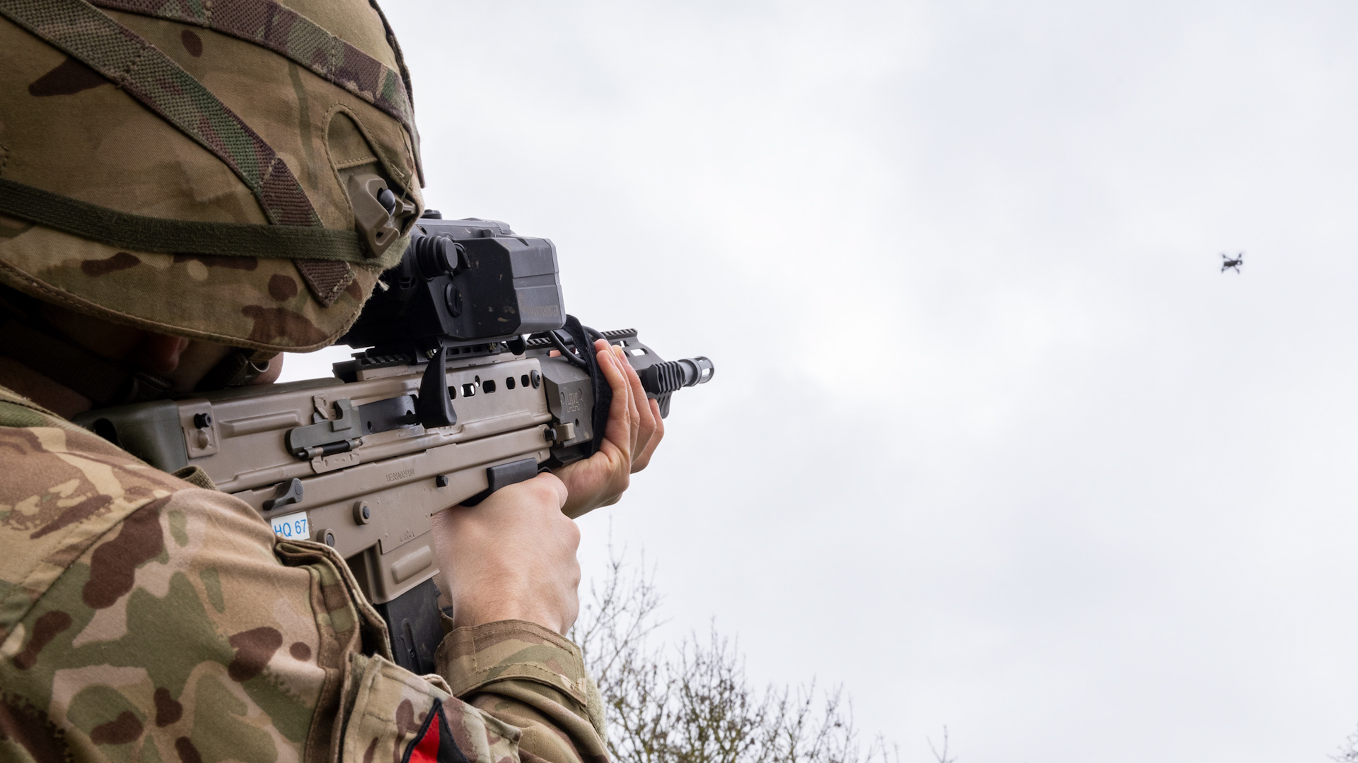 Lance-Corporal-Harry-Hopes-from-13-Air-Assault-Support-Regiment-Royal-Logistics-Corps-RLC-observed-a-drone-using-the-newly-issued-SmartShooter-SMASH-CREDIT-BRITISH-ARMY-300824.jpg