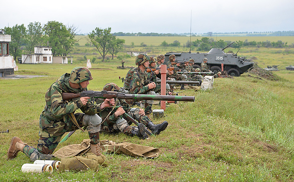 Moldova-army-training-201-5-8-Army-md.jpg