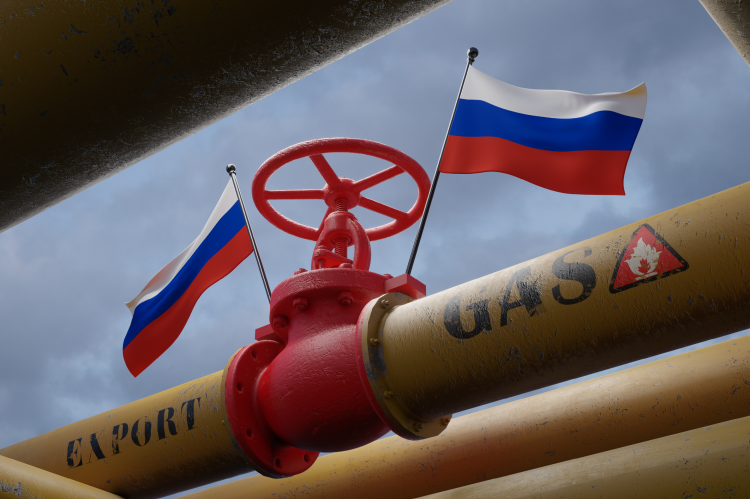 Pipeline_for_gas_exports_with_Russian_flags.png
