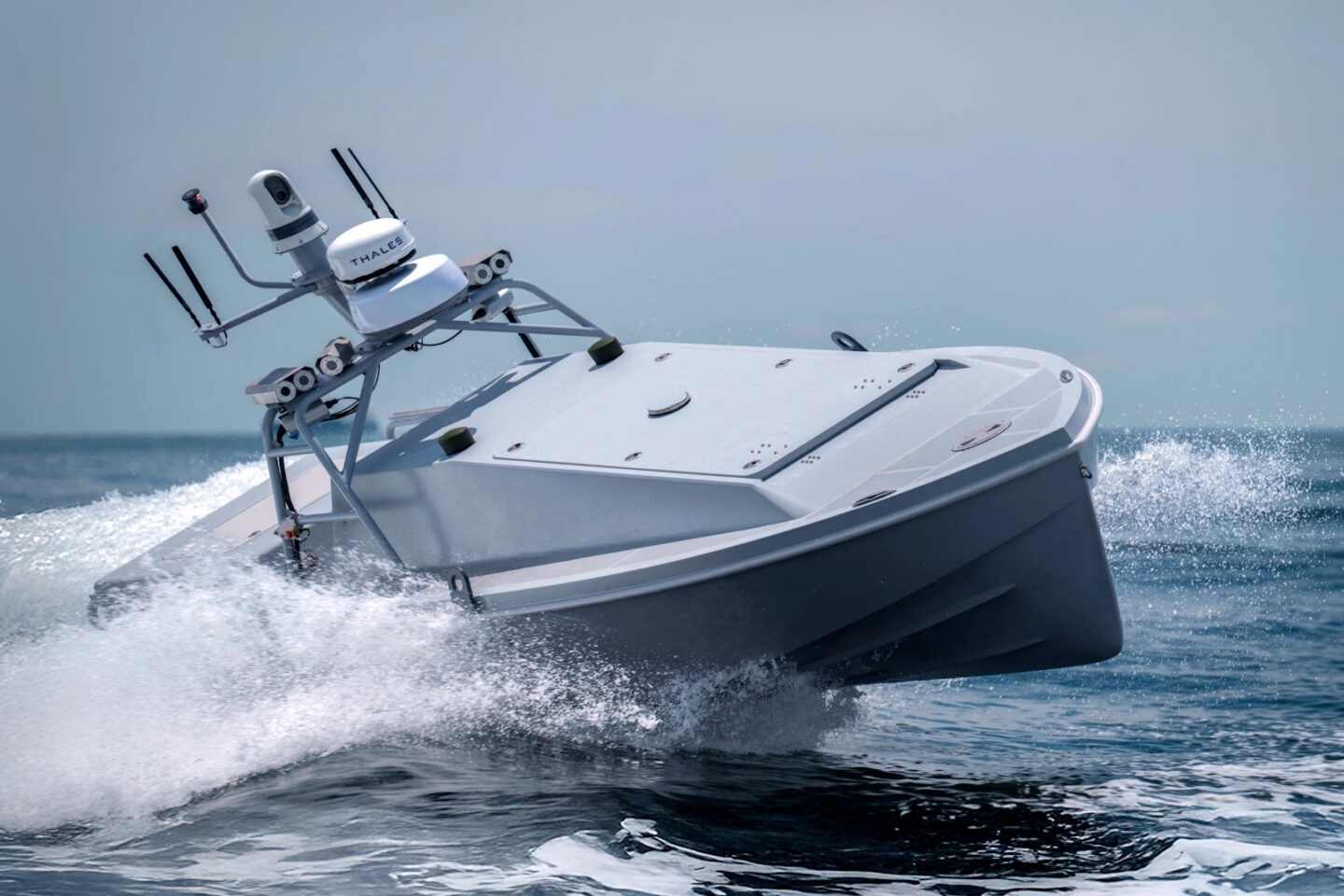 SARONIC-CORSAIR-USV-1440x960.jpg