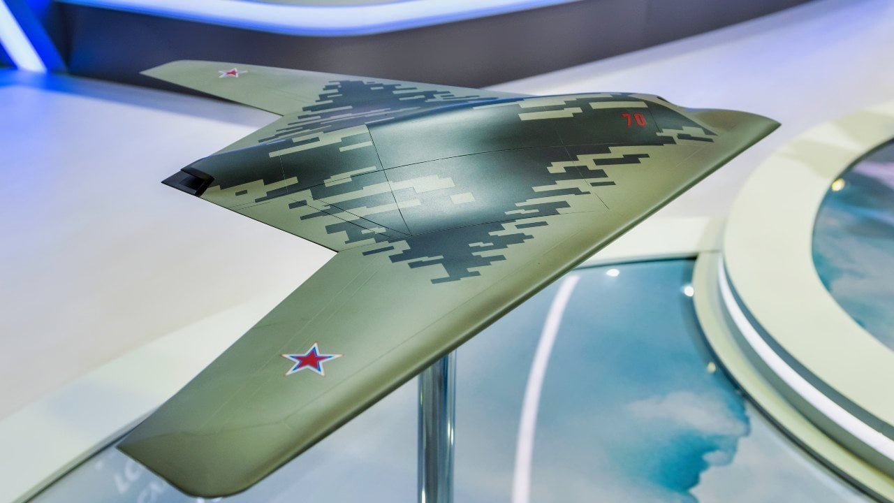 Sukhoi-S-70-Okhotnik-B-Drone.jpg
