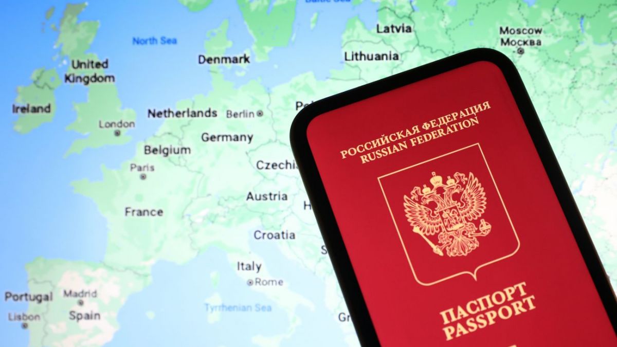 _pasport_evrosoyuz_shengen_turisti_gettyimages_1242854426_7143a0db2f6edc1446bf7181843c96cb_1300x820_b6d91a8be25c288619a303d2dd90b1e3_1200x675.jpg