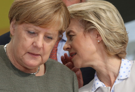 angela-merkel-ursula-von-der-leyen-440nw-9009202p.jpg