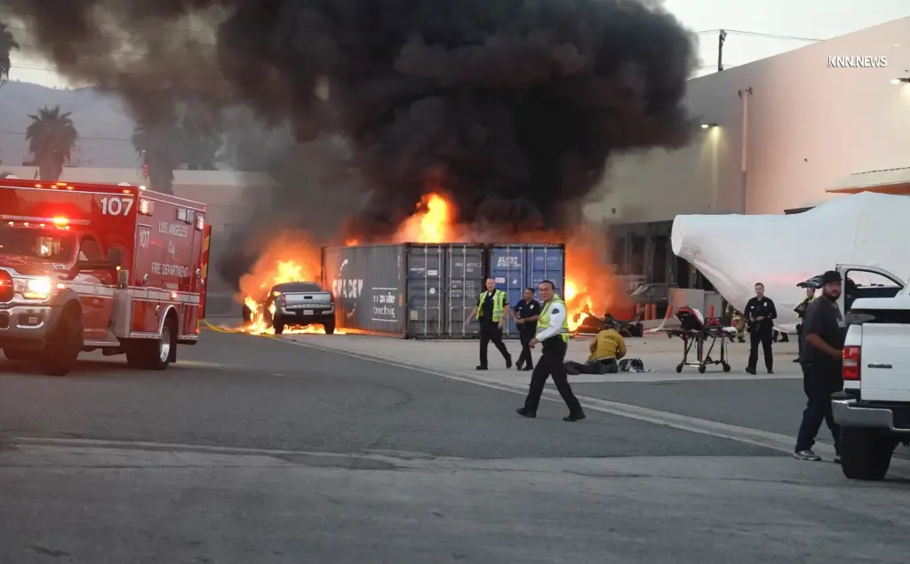 helicopter-crashes-chatsworth-near-site-141283809.webp