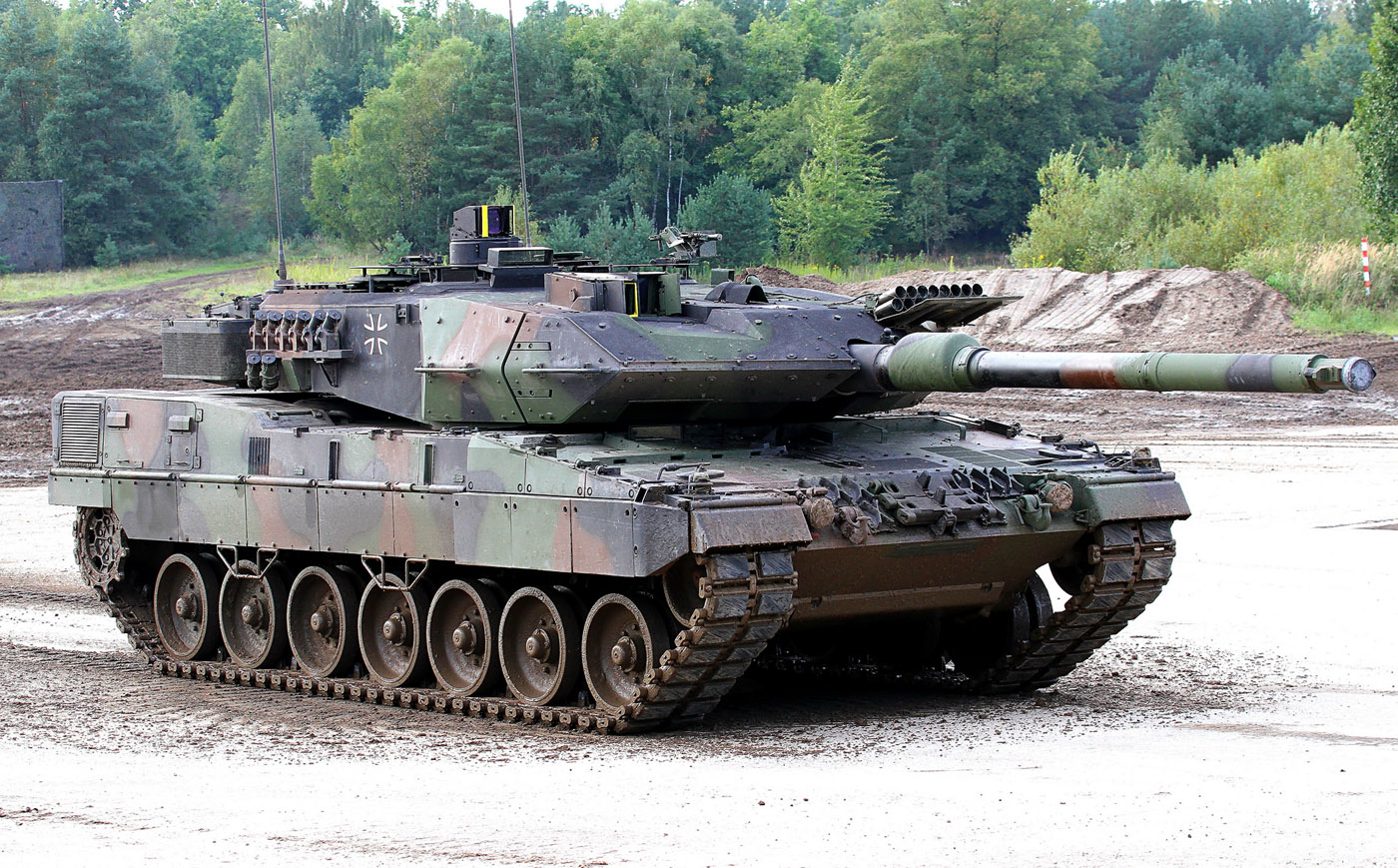 leopard_2_a7_meng_german_main_battle_tank_review_35th_scale_-_pic_02.jpg