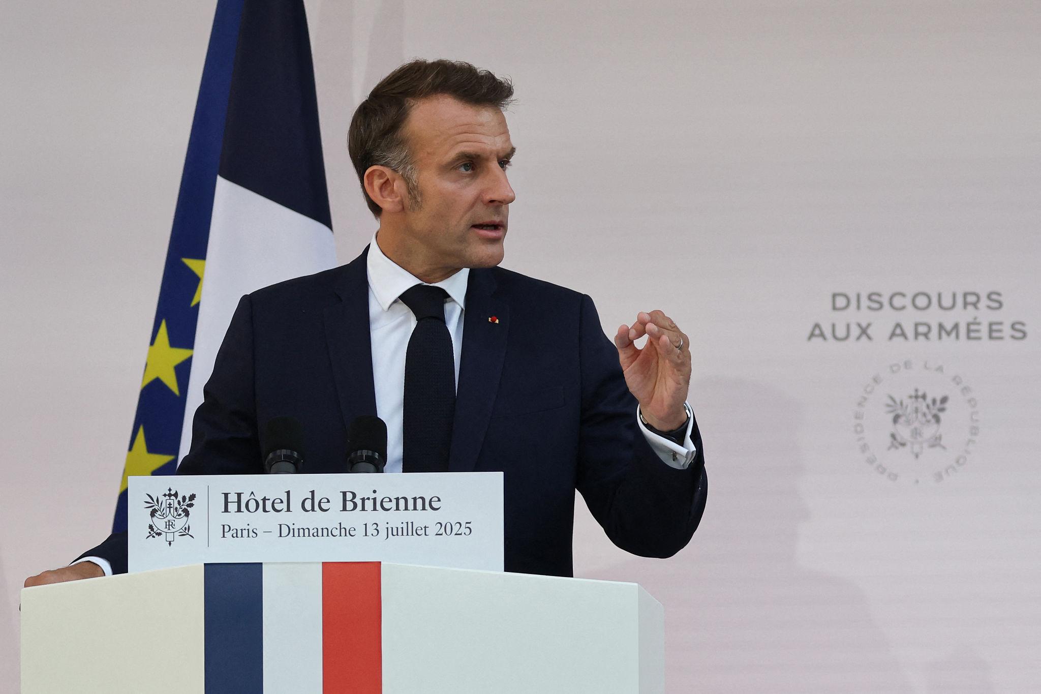 macron_1_2.jpg
