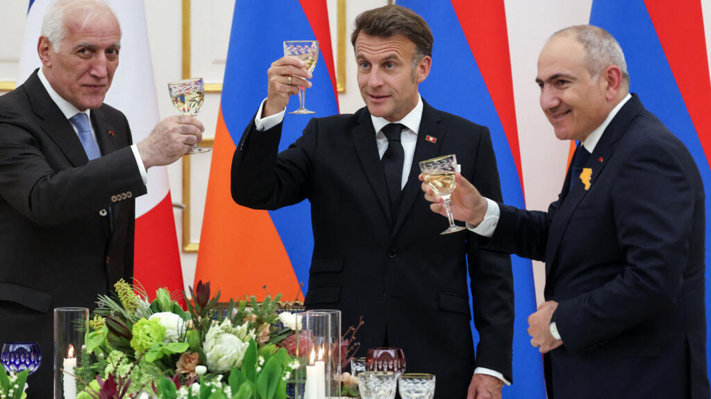 macron_arm.jpg