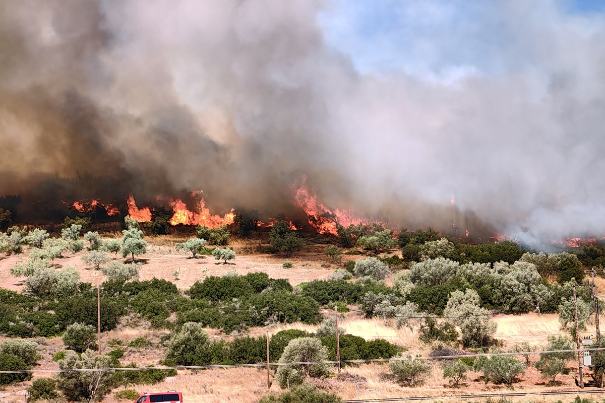 mikines-fire-3107_2.jpg
