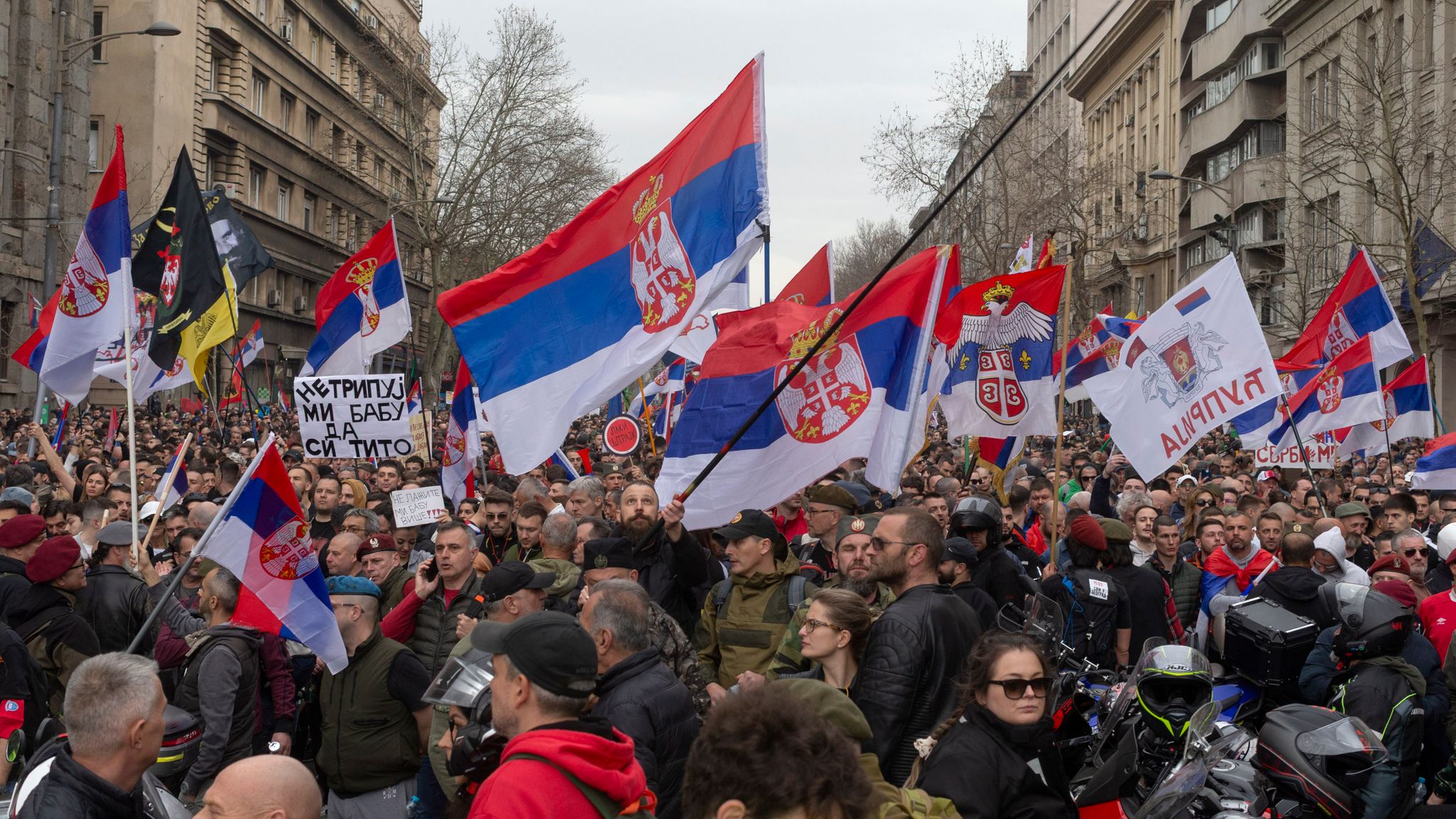 protests_in_serbia.jpg