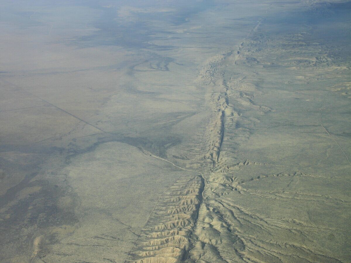 scale_12020.jpg