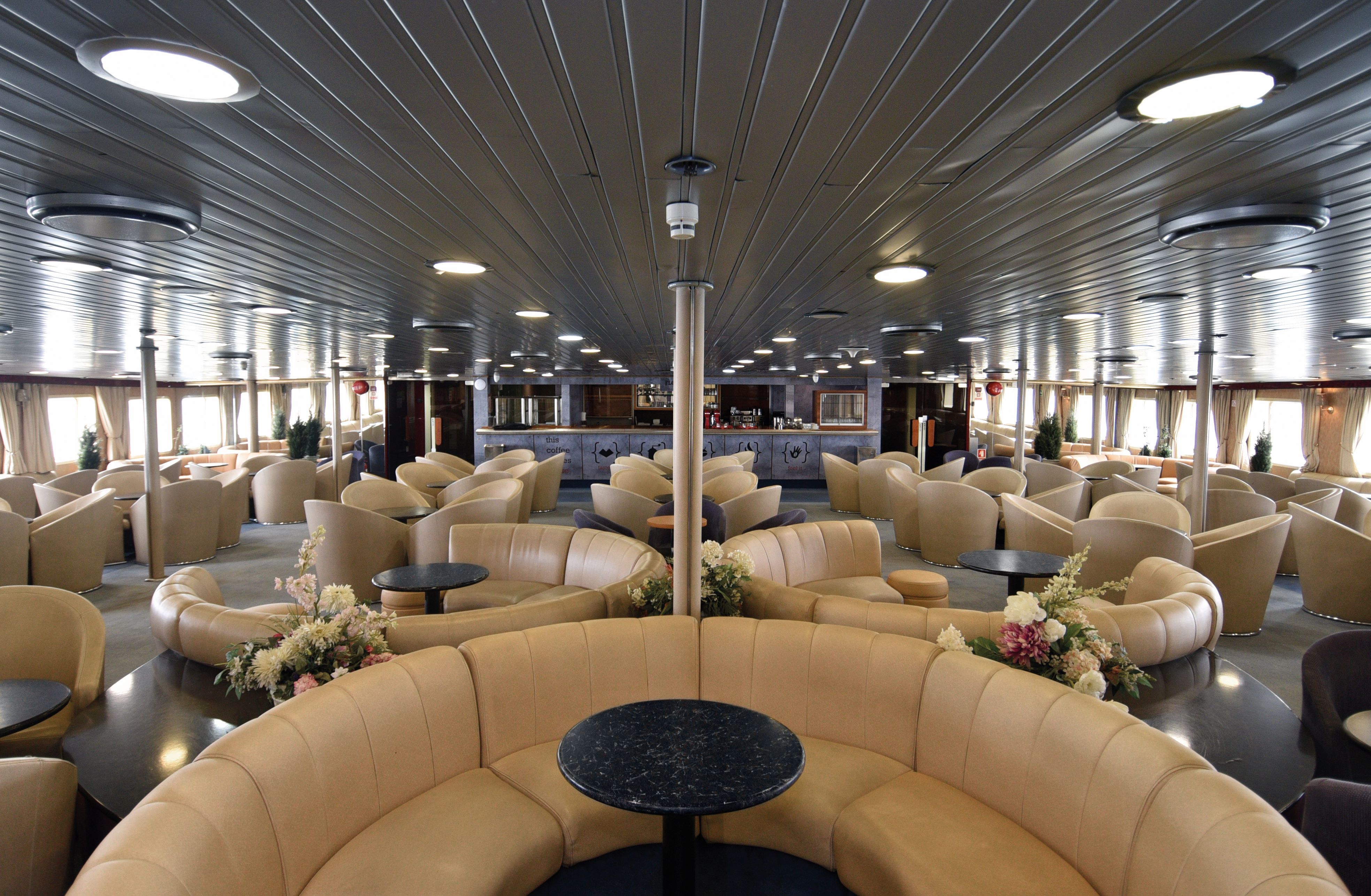 super_star_interior_02.jpg