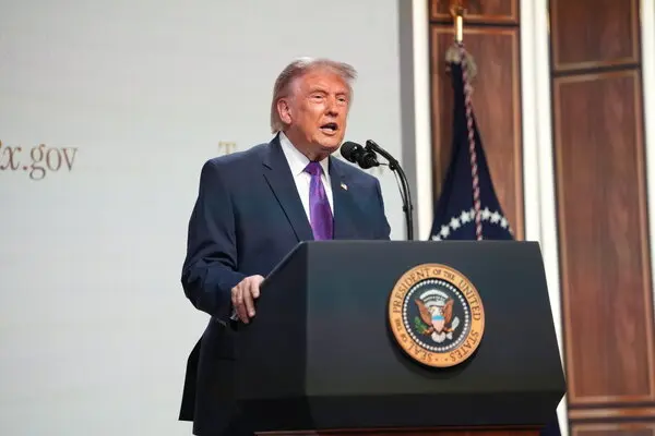 trump_19.webp