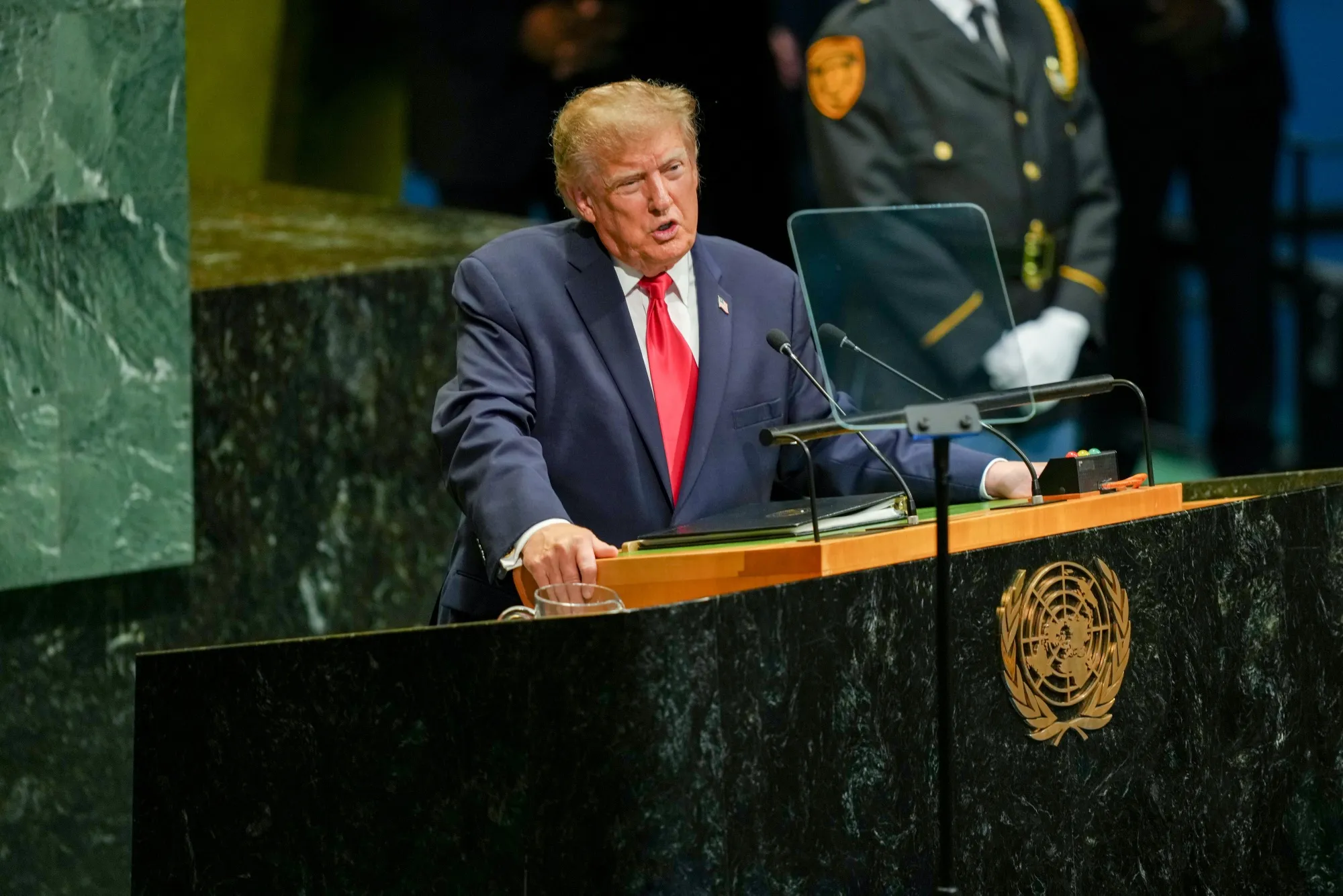 trump_1_12.webp