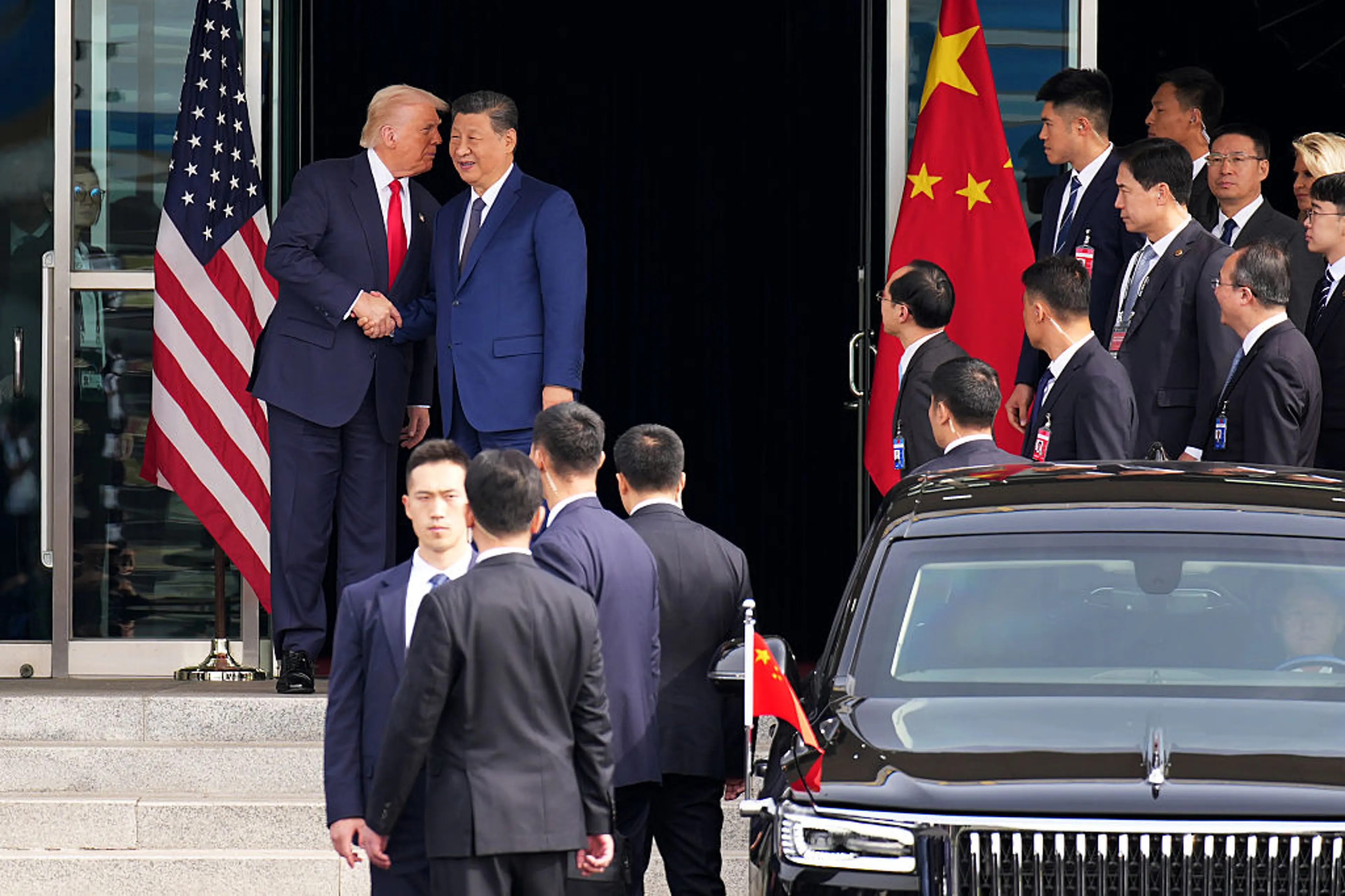 trump_b_1.webp