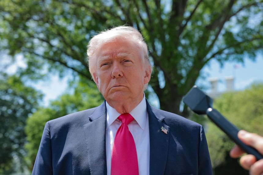 trump_b_5.jpg