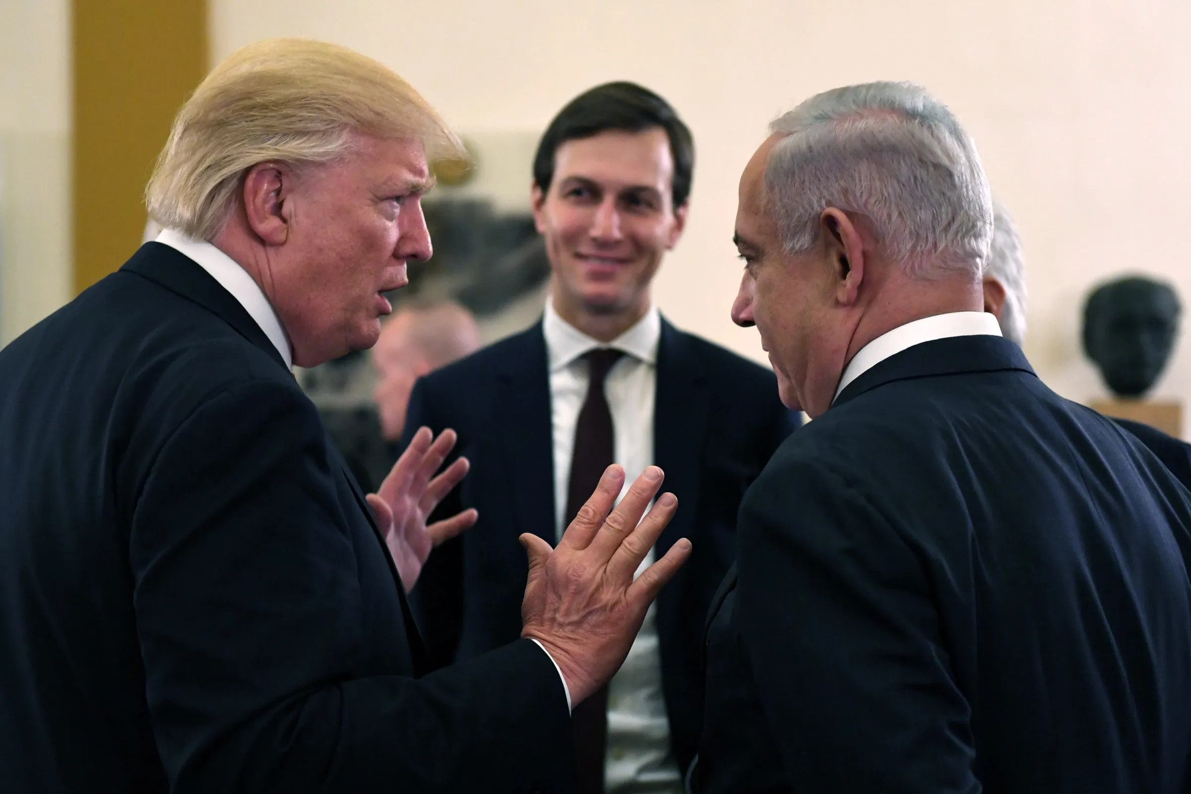 trump_kushner_3.webp