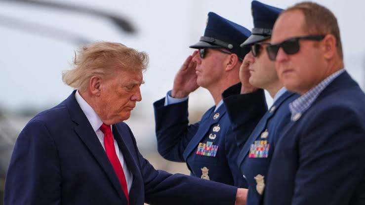 trump_mil.jpg
