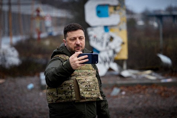 zelensky_selfie.jpg