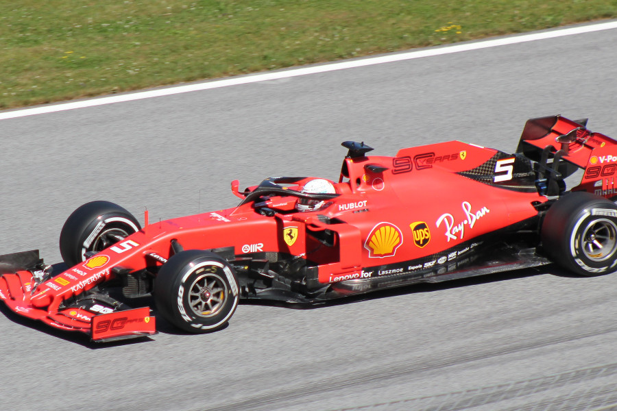 Ferrari_1.jpg