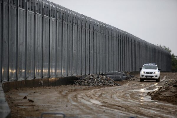 Greece-border-wall-5-600x400.jpeg