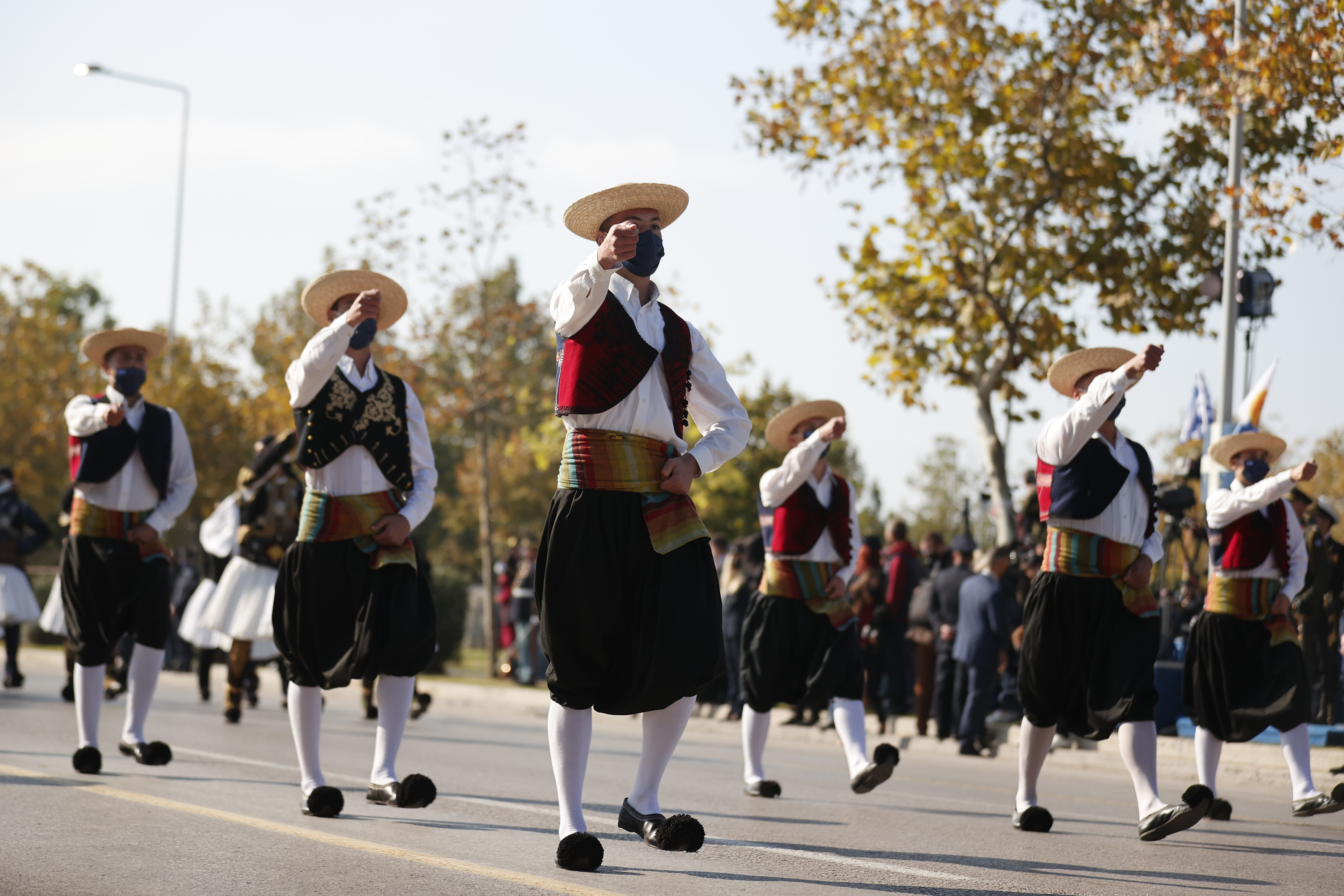 Στρατιωτικά τμήματα παρελαύνουν κατά τη διάρκεια της στρατιωτικής παρέλασης που πραγματοποιείται στο πλαίσιο των εορταστικών εκδηλώσεων για την Εθνική Επέτειο της 28ης Οκτωβρίου 1940, στη Θεσσαλονίκη, την Πέμπτη 28 Οκτωβρίου 2021. Στρατιωτική παρέλαση, ενώπιον της Προέδρου της Δημοκρατίας Κατερίνας Σακελλαροπούλου, πραγματοποιείται στην παραλιακή Λεωφόρο Μεγάλου Αλεξάνδρου της Θεσσαλονίκης, για την εθνική επέτειο του «ΟΧΙ». ΑΠΕ-ΜΠΕ/ΑΠΕ-ΜΠΕ/ ΔΗΜΗΤΡΗΣ ΤΟΣΙΔΗΣ