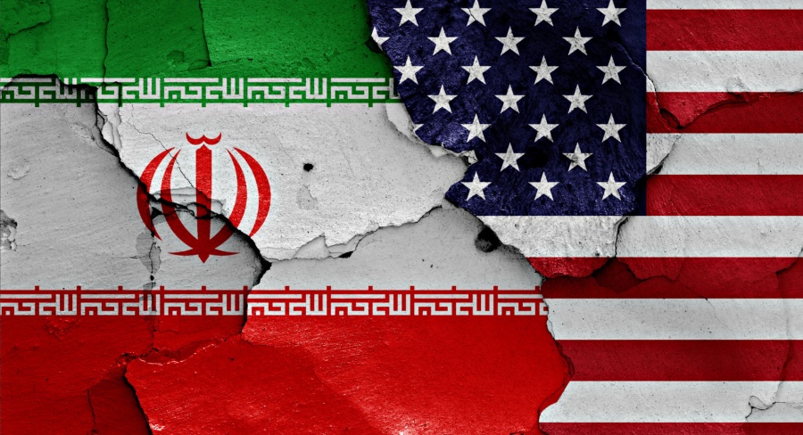 Σκληραίνει τη στάση απέναντι στο Ιράν ο Trump – Χαρακτηρίζει τρομοκρατική οργάνωση τους Φρουρούς της Επανάστασης