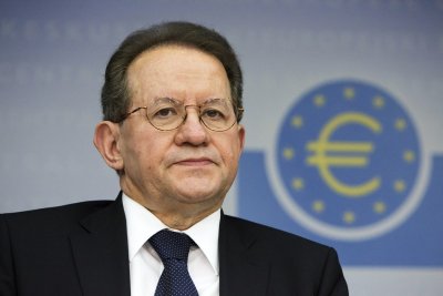 Constancio (ΕΚΤ): Η νομισματική πολιτική πρέπει να παραμείνει χαλαρή λόγω του πληθωρισμού