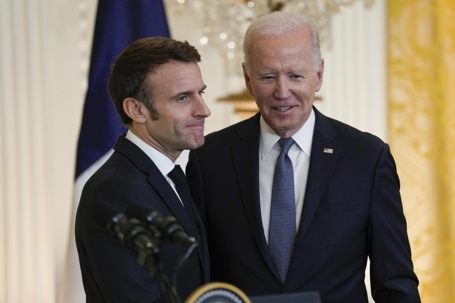 Vision & Global Trends: Επικοινωνιακή φούσκα οι προτάσεις Biden – Macron για ειρήνευση στην Ουκρανία