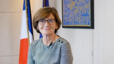 Γαλλία: Στόχος ερευνών η νέα υπουργός Υγείας, για αποδοχή αδήλωτων πολυτελών δώρων