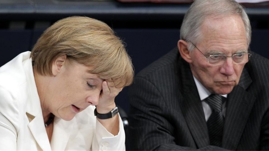 Συνταγματικό Δικαστηρίο Καρλσρούης: «Ελλιπής» η ενημέρωση της Βουλής για το Grexit από Merkel - Schäuble