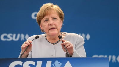 Merkel: Θα κάνω ότι μπορώ για να αποτρέψω έναν εμπορικό πόλεμο με τις ΗΠΑ
