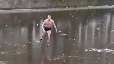 Ολλανδία: Ημίγυμνος άνδρας βυθίστηκε στο νερό κάνοντας πατινάζ στην παγωμένη λίμνη