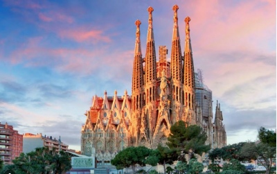 Νέο ρεκόρ για την εκκλησία Sagrada Familia στη Βαρκελώνη: Έγινε η ψηλότερη στον κόσμο