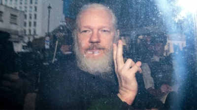 «Νίκη» Assange: Κέρδισε το δικαίωμα να ασκήσει έφεση κατά της έκδοσης στις ΗΠΑ - Ούτε θα αντιμετωπίσει τη θανατική ποινή