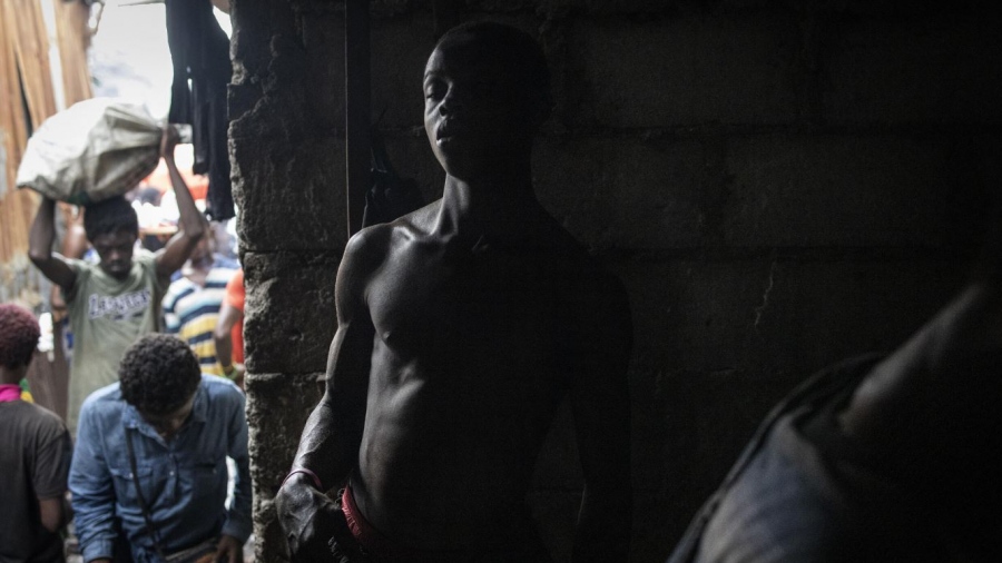 Τους μετατρέπει σε ζωντανούς-νεκρούς: Σπέρνει τον τρόμο το ναρκωτικό που περιέχει θραύσματα από ανθρώπινα οστά