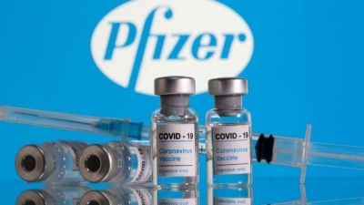 Pfizer: Αίτημα για γ' δόση του εμβολίου κατά covid τον Αύγουστο - Μείωση αντισωμάτων 6 μήνες μετά τον εμβολιασμό