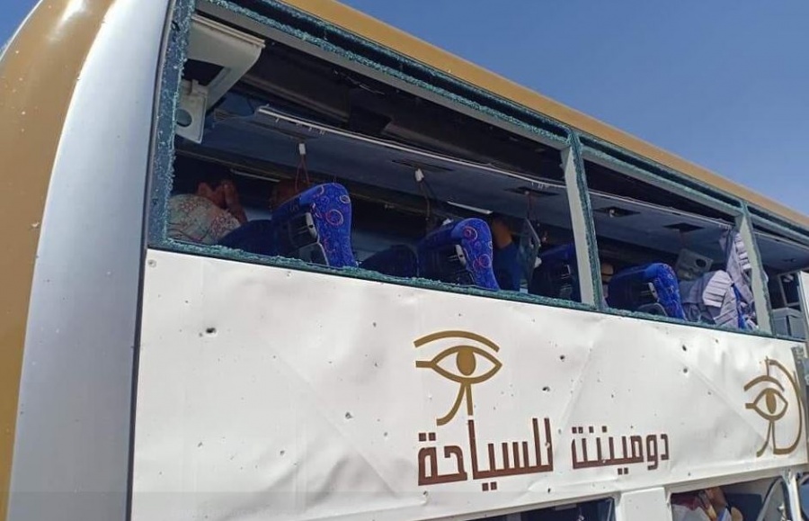 Έκρηξη σε τουριστικό λεωφορείο στις Πυραμίδες της  Αιγύπτου - Τουλάχιστον 16 τραυματίες