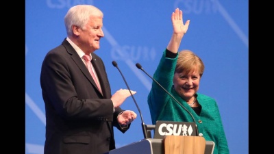 Γερμανία: Θριαμβευτική η επανεκλογή Seehofer στην ηγεσία του CSU - Παρούσα και η Merkel